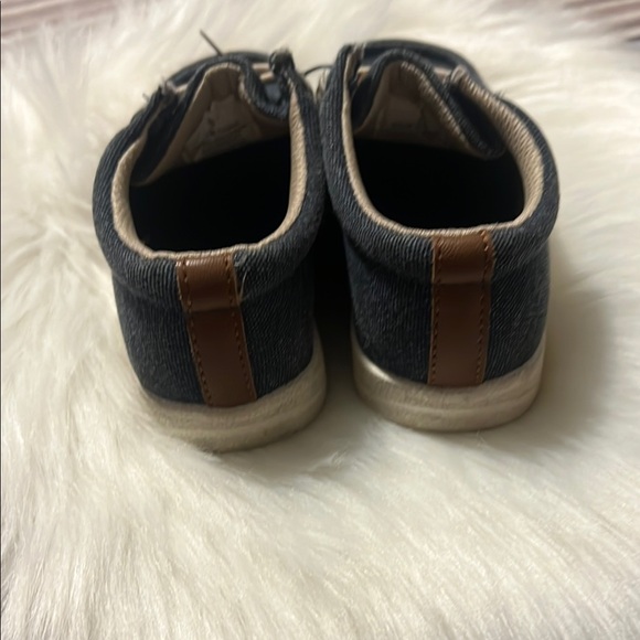 Old Navy Blue Moccasin Shoes with Classic Design - Picture 5 of 6